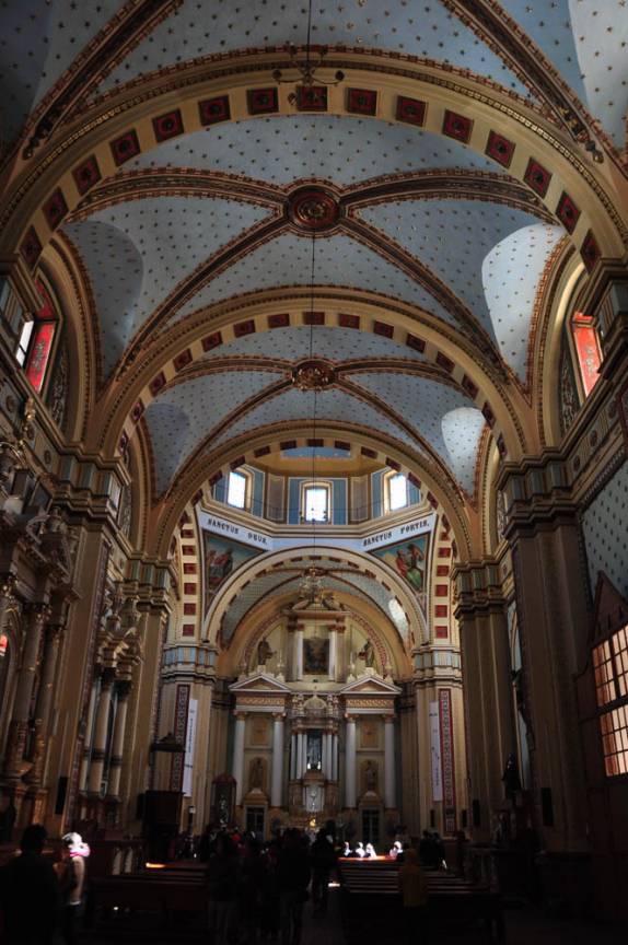 Interior da igreja matriz de Real de Catorze, Pueblo Mágico ao norte do México